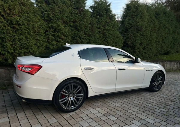 Maserati Ghibli cena 98000 przebieg: 178021, rok produkcji 2014 z Krośniewice małe 172